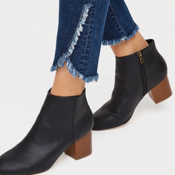 Loft Sz 0 Tulip Chewed Hem Skinny Jeans - Picture 6 of 6